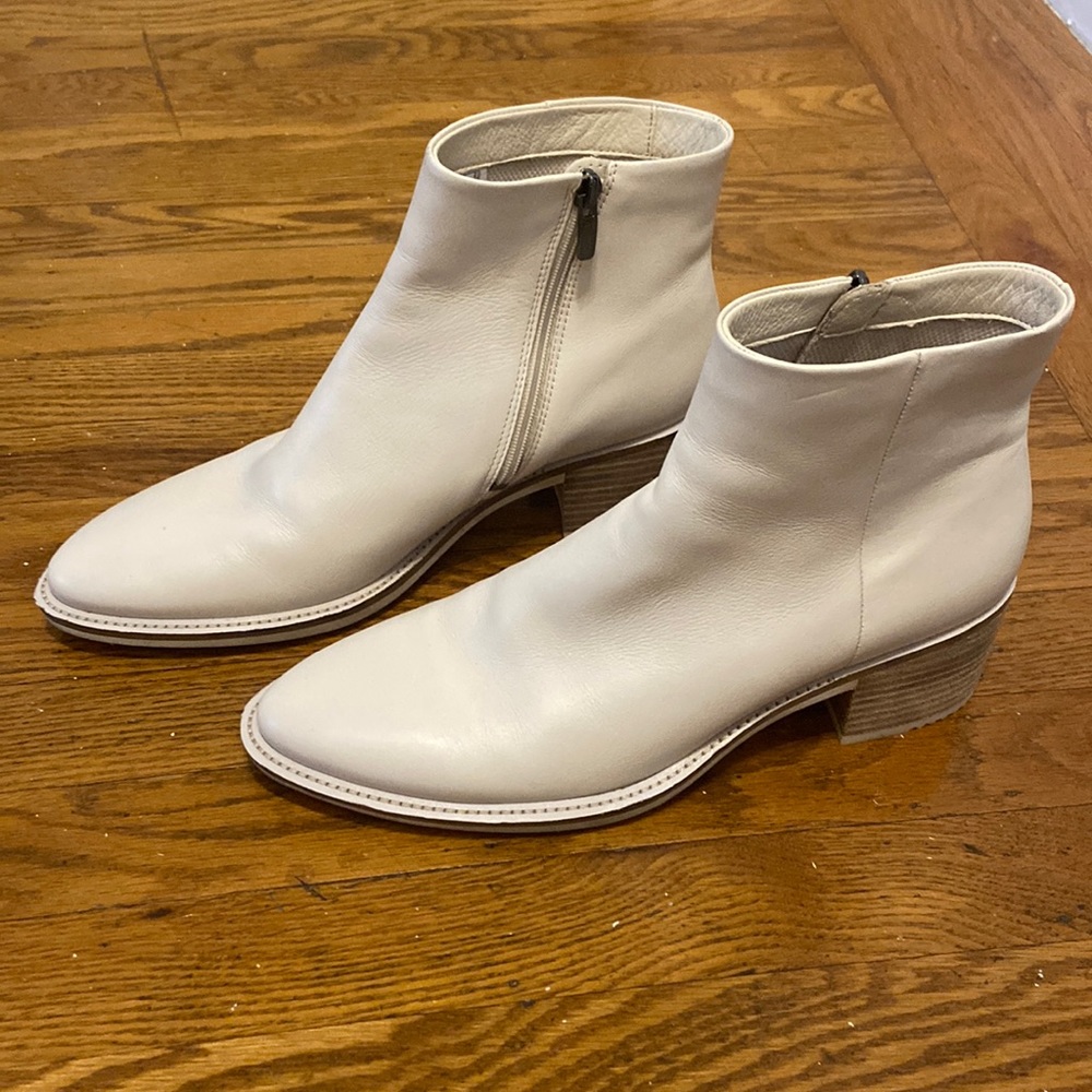 Ecco SHAPE Cream Leather Booties